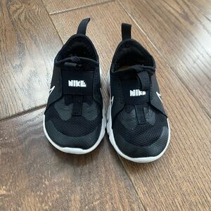 Nike Toddler/Baby Black Sneakers -4C
